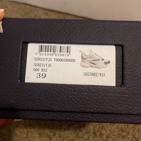 Reflective Dior b22 - Picture 9 of 10